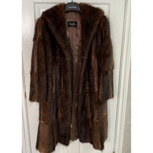 Harry's Furs Toronto - Real Fur Coat Beautiful Condition Size M